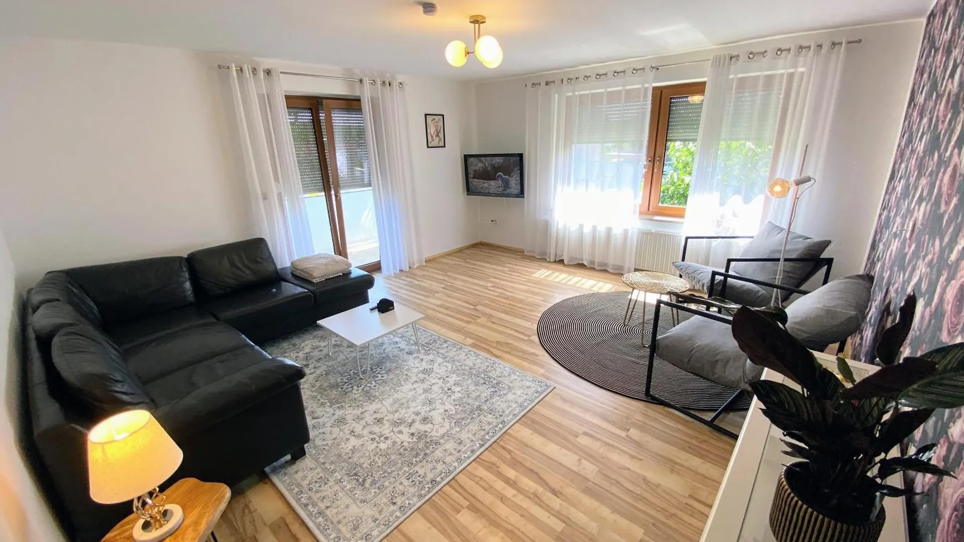 4 Zimmer Wohnung, 6 Bed, Kueche, Washing, Wlan, Garden, Free Parking Tacherting