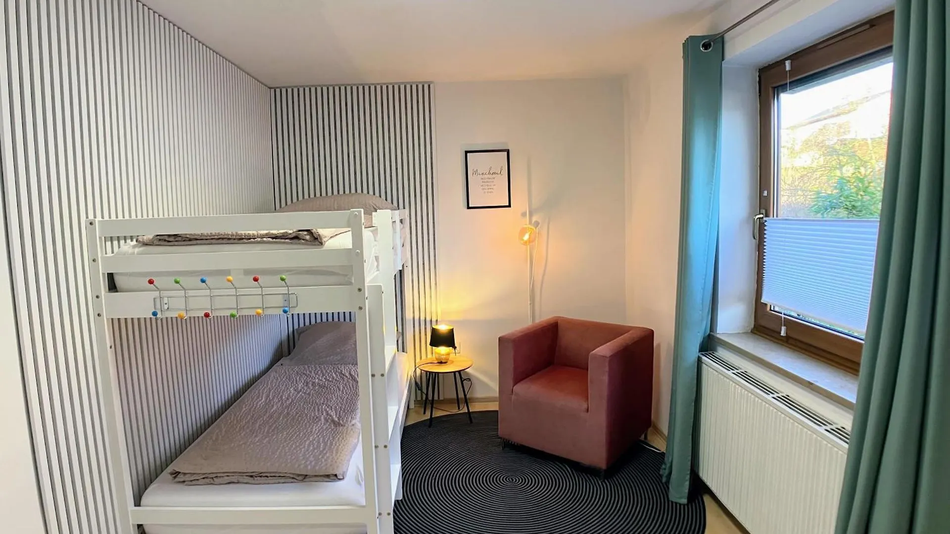 Apartment 4 Zimmer Wohnung, 6 Bed, Kueche, Washing, Wlan, Garden, Free Parking Tacherting Germany